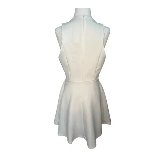 NEW ZARA Women’s Medium White A-Line‎ Silhouette Mini Dress NWT - Picture 2 of 10